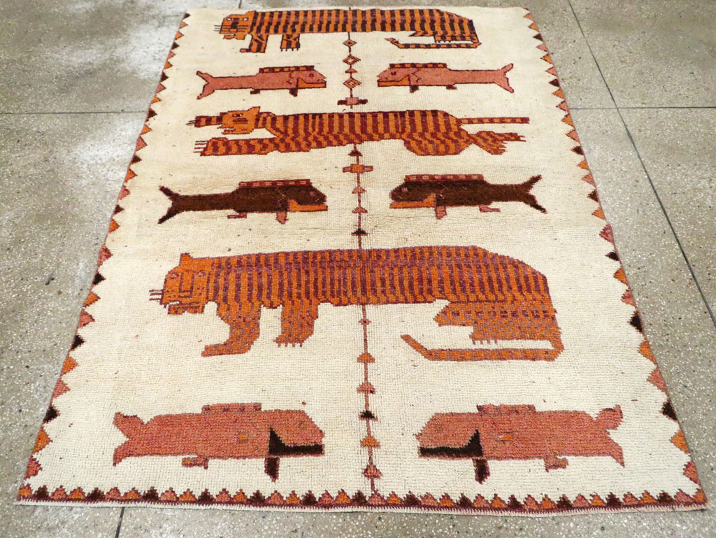 Vintage Persian Bakhtiari Pictorial Accent Rug (Pair: 2 of 2), No.30017 - Galerie Shabab