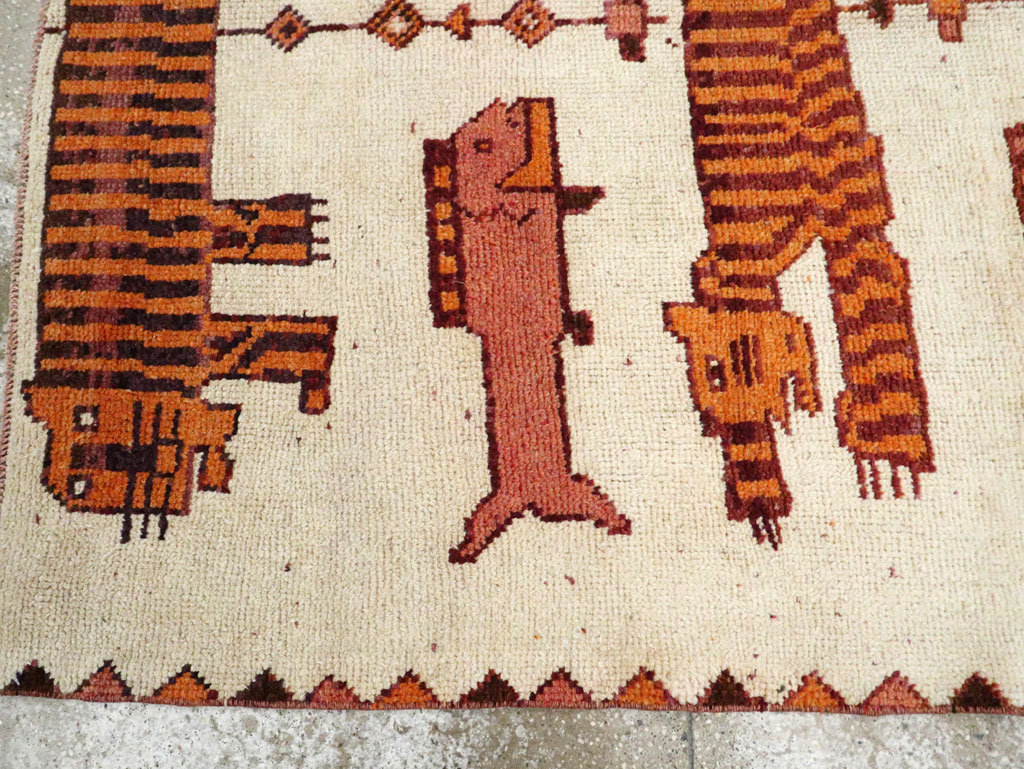 Vintage Persian Bakhtiari Pictorial Accent Rug (Pair: 2 of 2), No.30017 - Galerie Shabab