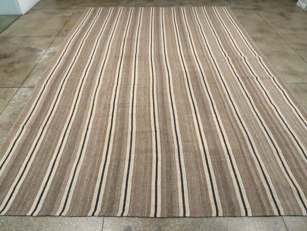 Rustic Modern Turkish Flatweave Kilim Large Room Size Carpet, No.30020 - Galerie Shabab