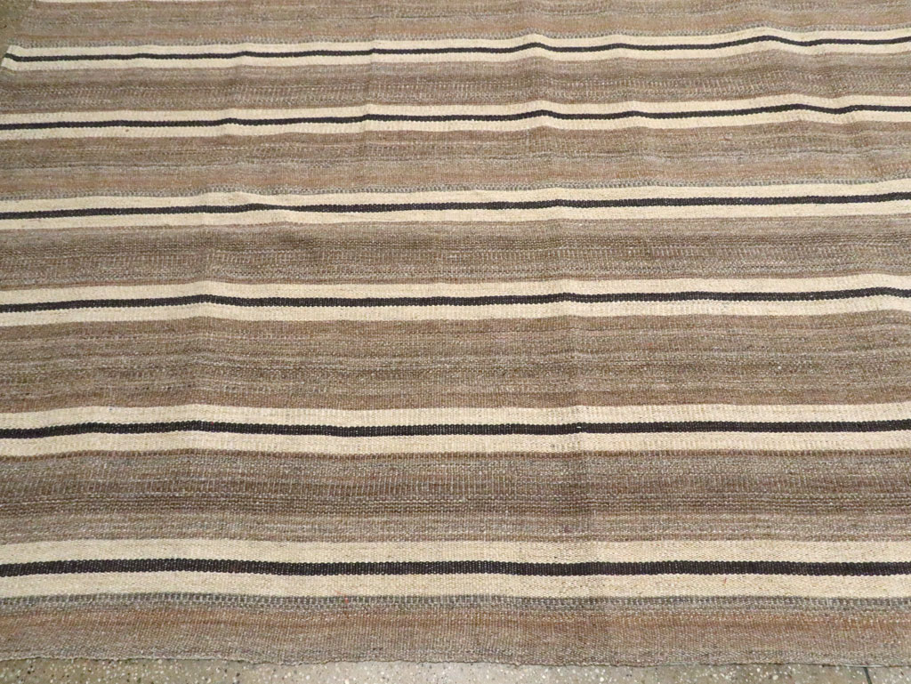 Rustic Modern Turkish Flatweave Kilim Large Room Size Carpet, No.30020 - Galerie Shabab