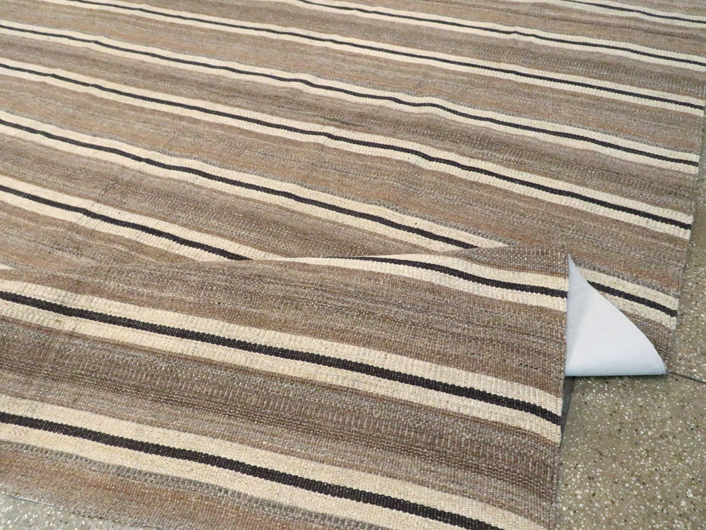 Rustic Modern Turkish Flatweave Kilim Large Room Size Carpet, No.30020 - Galerie Shabab