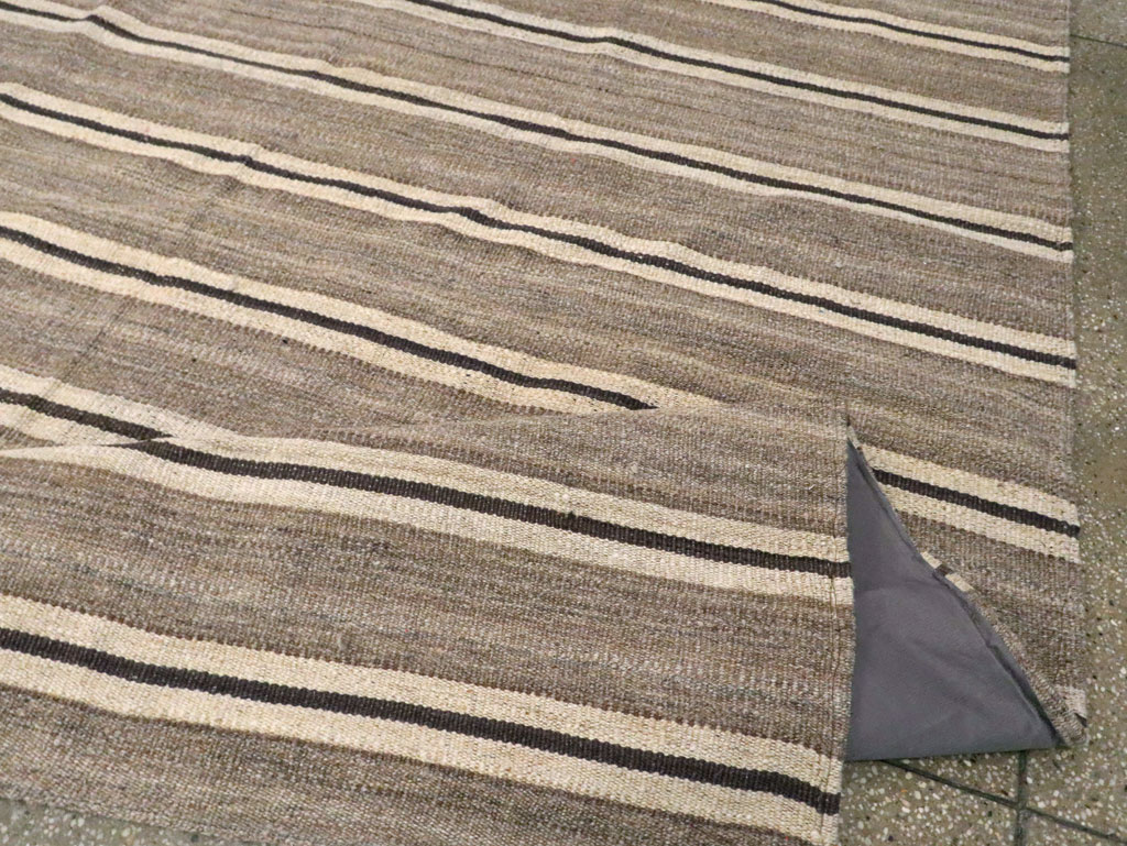 Modern Turkish Flatweave Kilim, No.30023 - Galerie Shabab