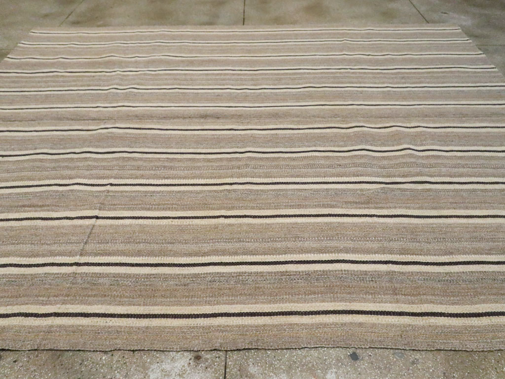 Modern Persian Flatweave Kilim Room Size Carpet, No.30024 - Galerie Shabab