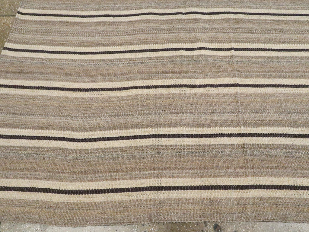 Modern Persian Flatweave Kilim Room Size Carpet, No.30024 - Galerie Shabab