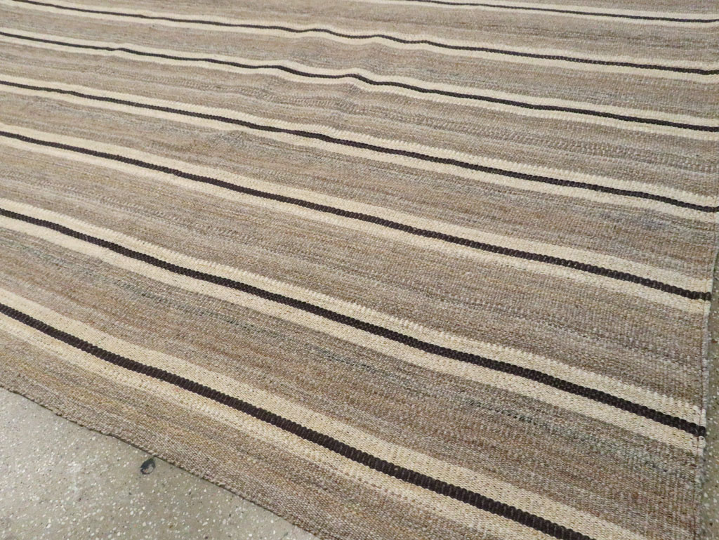 Modern Persian Flatweave Kilim Room Size Carpet, No.30024 - Galerie Shabab