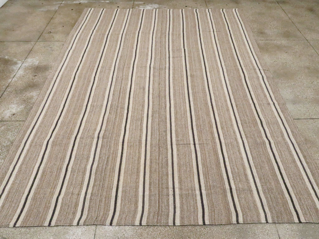 Modern Persian Flatweave Kilim Room Size Carpet, No.30025 - Galerie Shabab