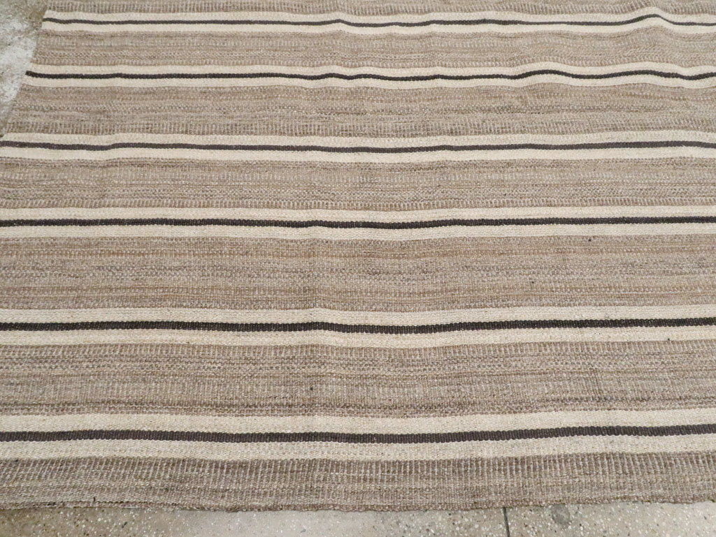 Modern Persian Flatweave Kilim Room Size Carpet, No.30025 - Galerie Shabab