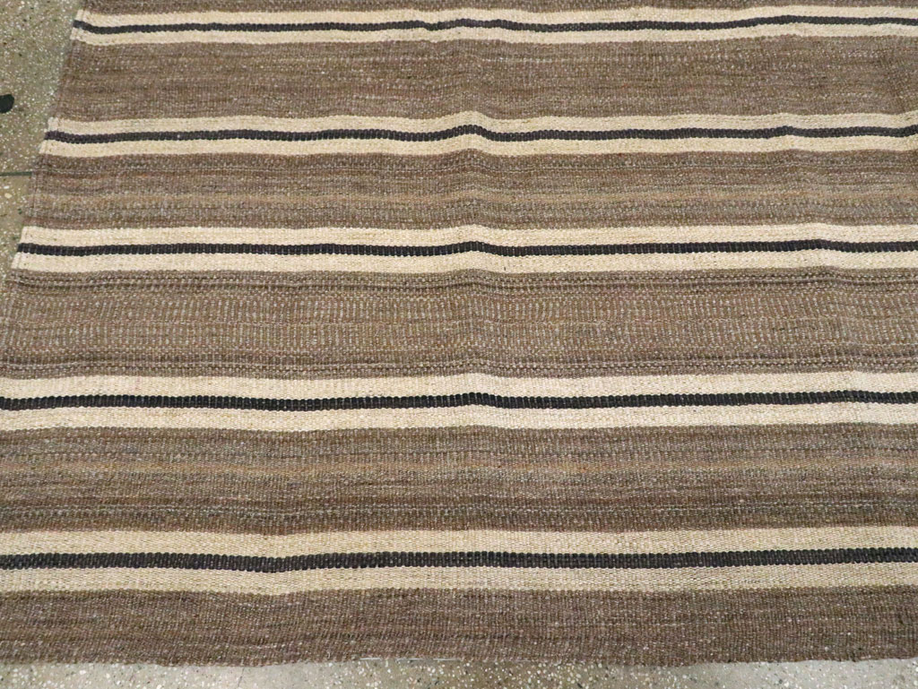 Modern Turkish Flatweave Kilim Small Room Size Carpet, No.30026 - Galerie Shabab
