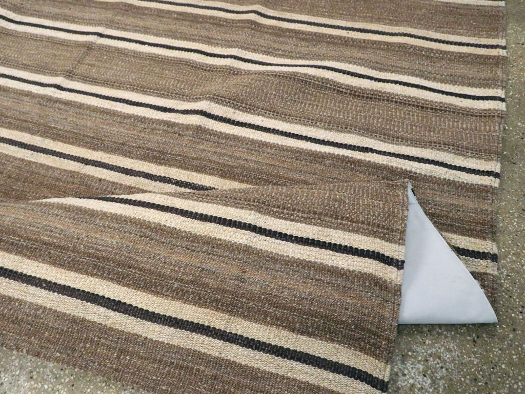 Modern Turkish Flatweave Kilim Small Room Size Carpet, No.30026 - Galerie Shabab