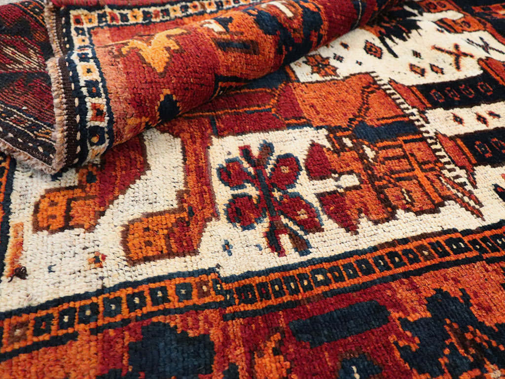 Vintage Persian Pictorial Bakhtiari Rug, No.30029 - Galerie Shabab