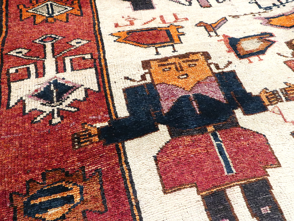 Vintage Persian Pictorial Bakhtiari Accent Rug, No.30036 - Galerie Shabab