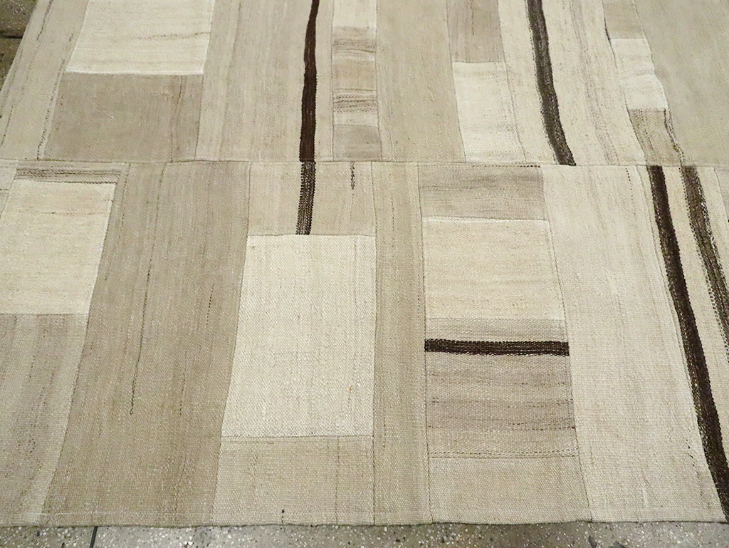 Contemporary Room Size Turkish Flatweave, No.30047 - Galerie Shabab
