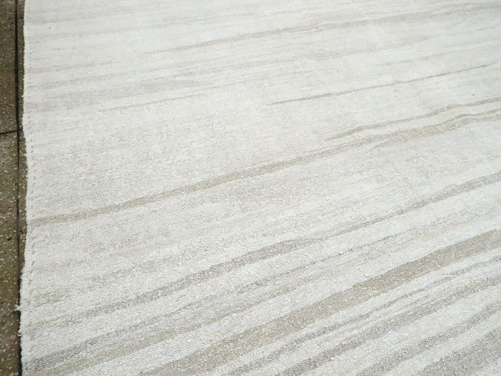 Contemporary Turkish Room Size Flatweave Kilim, No.30063 - Galerie Shabab