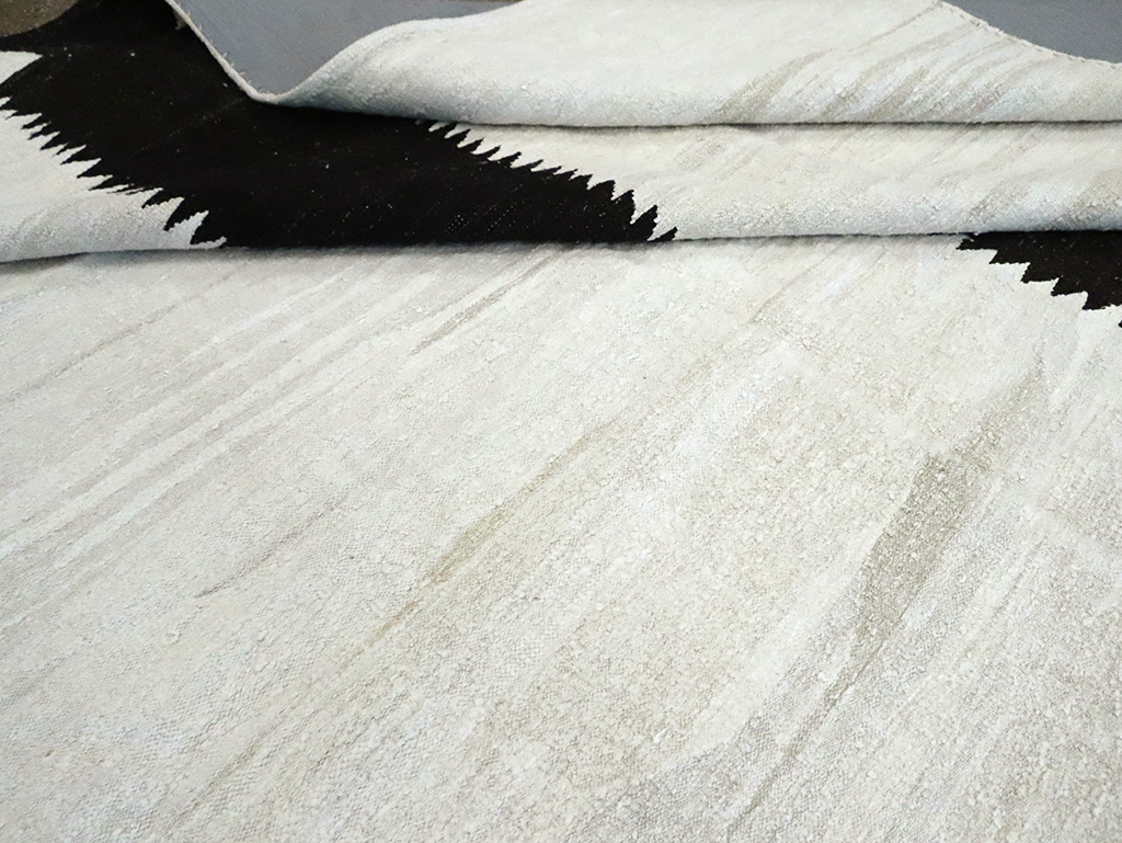 Contemporary Turkish Room Size Flatweave Kilim, No.30063 - Galerie Shabab