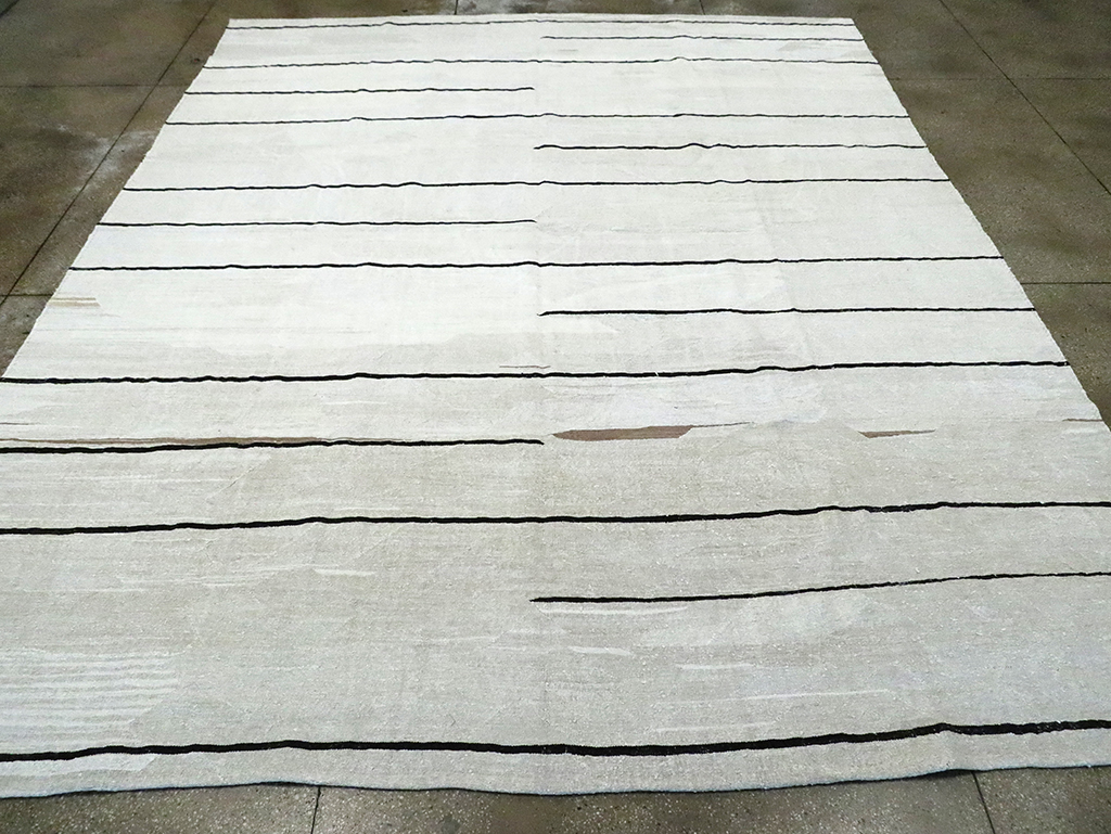 Contemporary Turkish Room Size Flatweave Kilim, No.30064 - Galerie Shabab