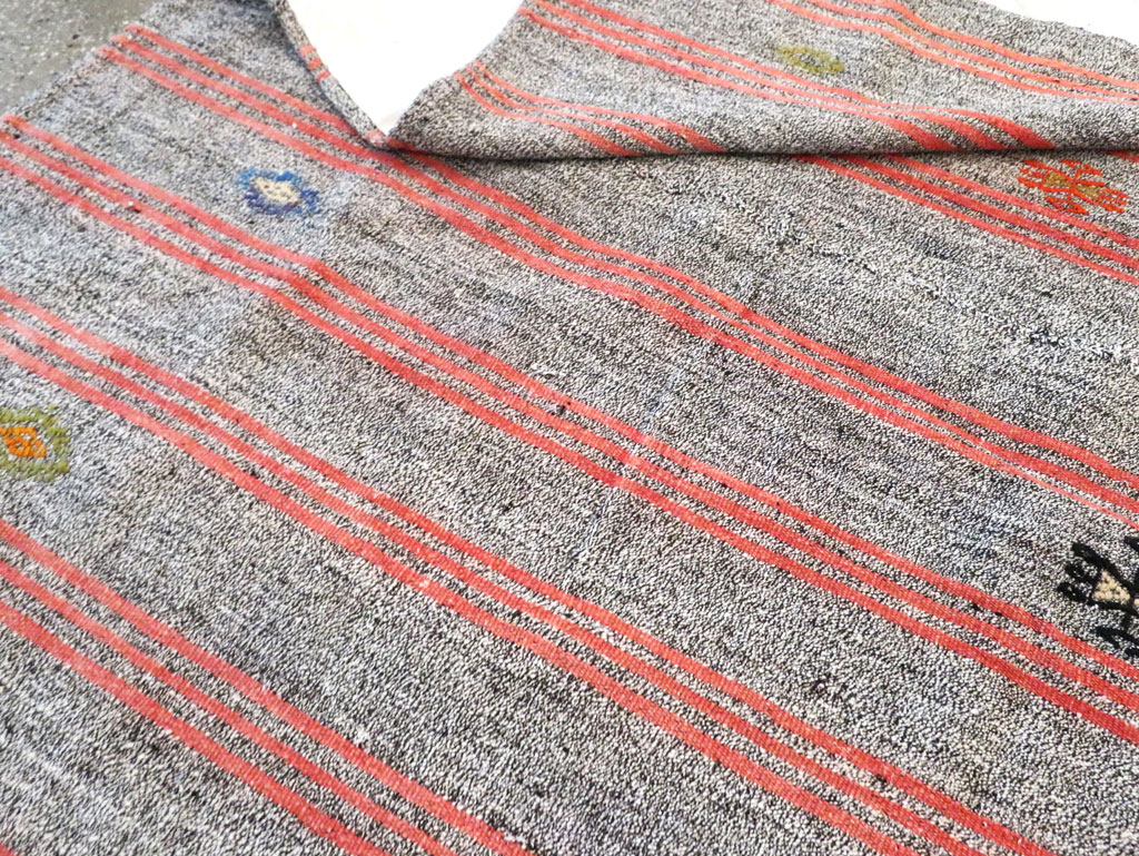 Mid-20th Century Handmade Turkish Flatweave Kilim, No.30068 - Galerie Shabab