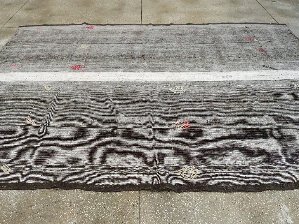 Mid-20th Century Handmade Turkish Flatweave Kilim, No.30076 - Galerie Shabab