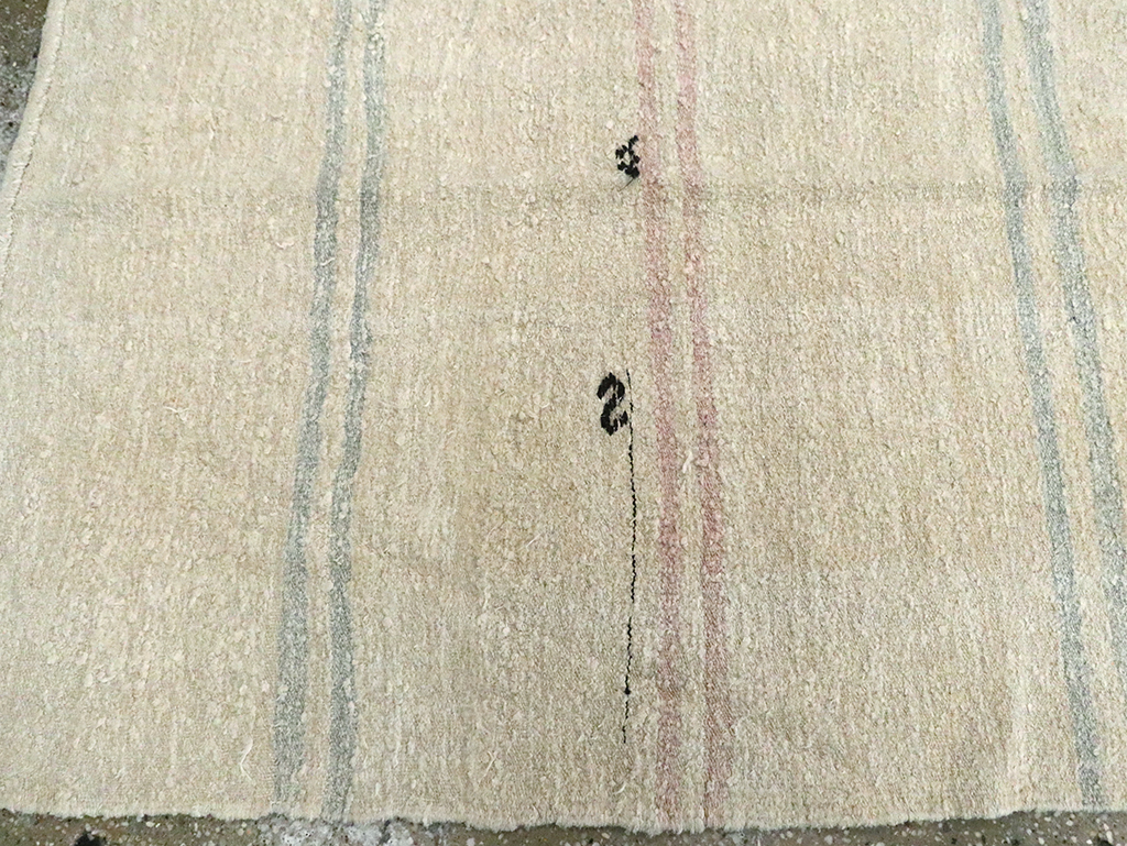 Mid-20th Century Turkish Gallery Size Flatweave, No.30079 - Galerie Shabab