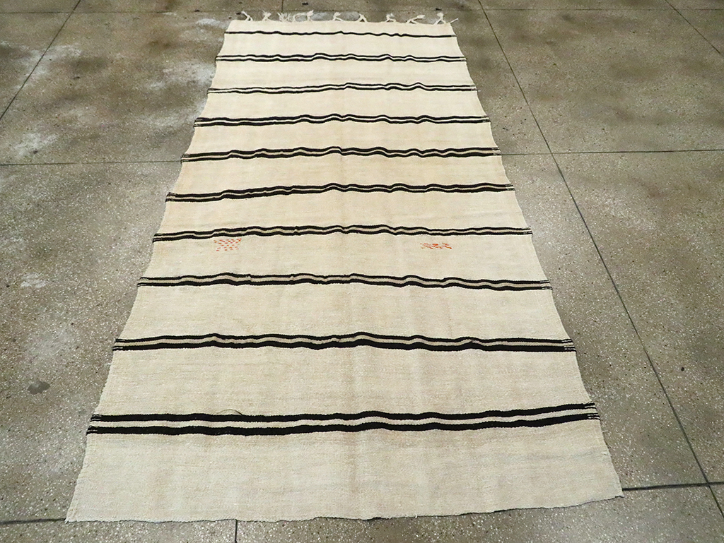Mid-20th Century Turkish Gallery Size Flatweave, No.30081 - Galerie Shabab