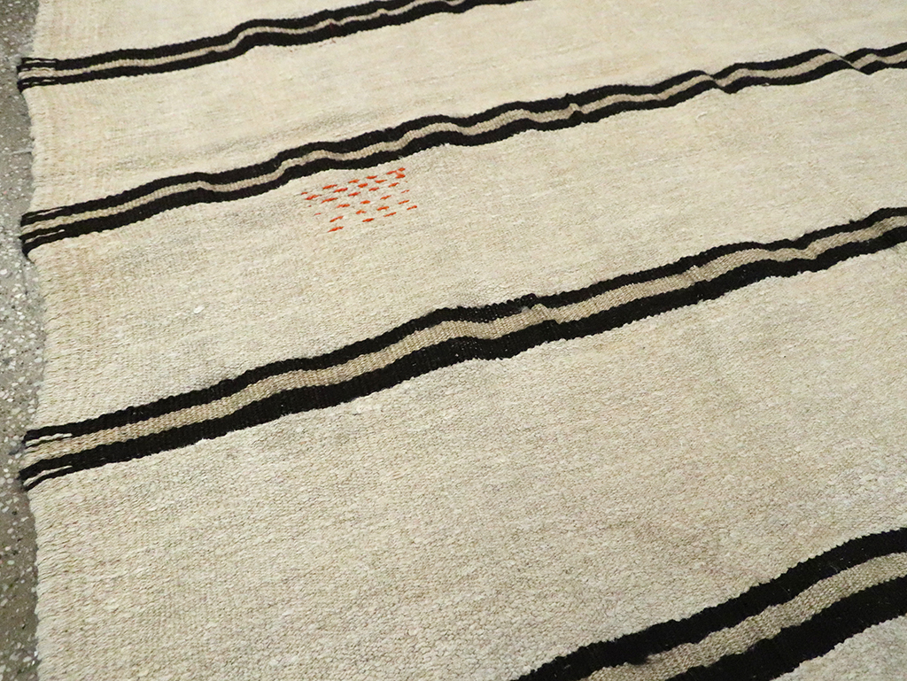 Mid-20th Century Turkish Gallery Size Flatweave, No.30081 - Galerie Shabab