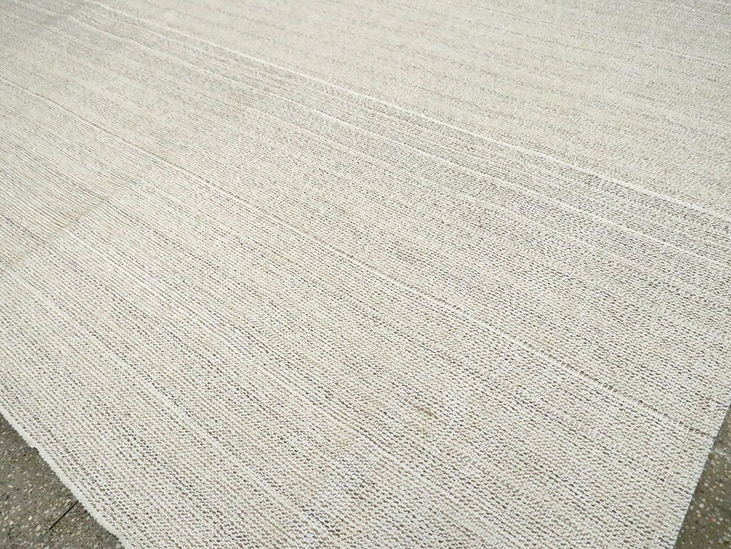 Vintage Turkish Flatweave Kilim Room Size Carpet, No.30090 - Galerie Shabab