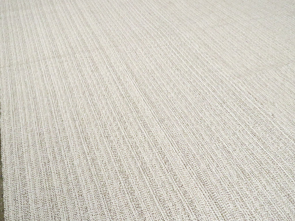 Vintage Turkish Flatweave Kilim Room Size Carpet, No.30092 - Galerie Shabab