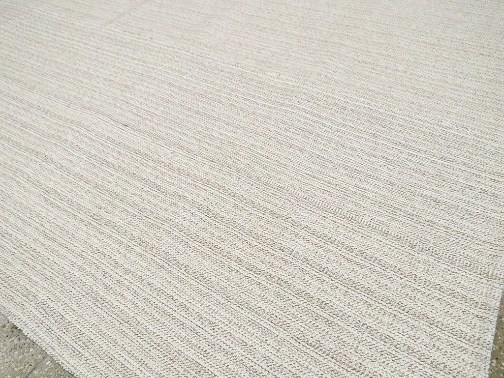 Vintage Turkish Flatweave Kilim Room Size Carpet, No.30092 - Galerie Shabab