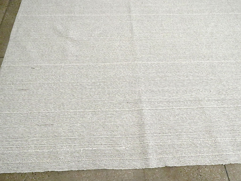 Vintage Turkish Flatweave Kilim Room Size Carpet, No.30093 - Galerie Shabab