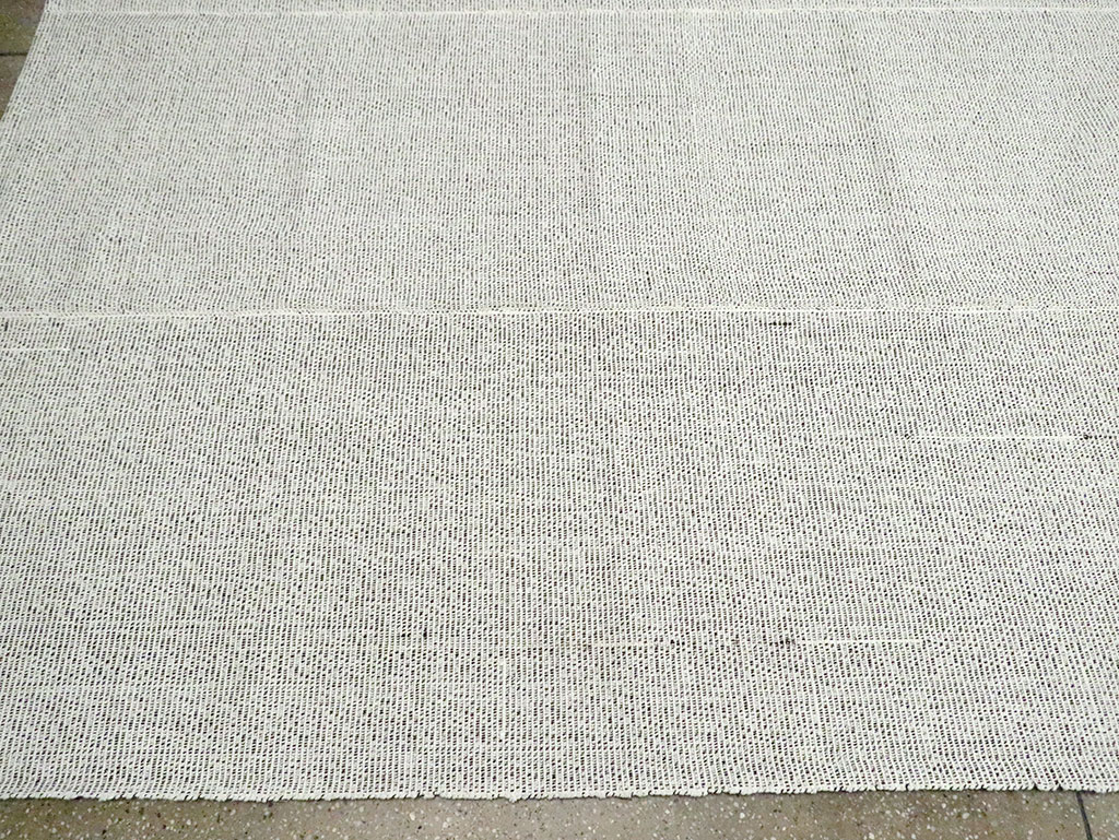 Vintage Turkish Flatweave Kilim Room Size Carpet, No.30096 - Galerie Shabab