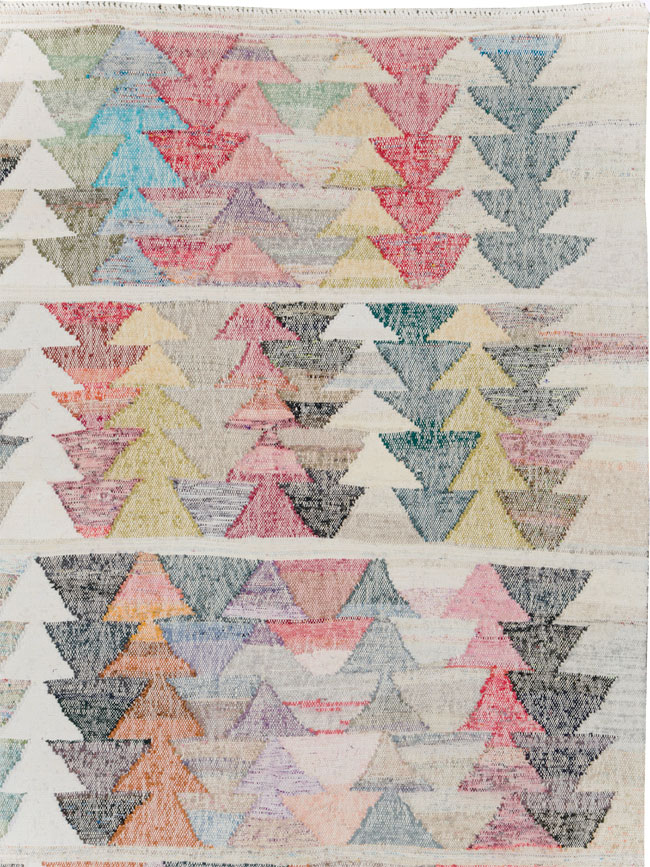 Contemporary Turkish Flatweave Kilim Room Size Carpet, No.30101 - Galerie Shabab
