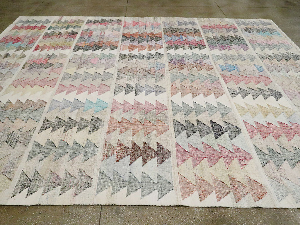 Contemporary Turkish Flatweave Kilim Room Size Carpet, No.30101 - Galerie Shabab