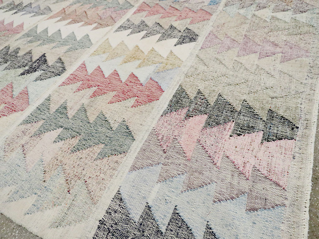 Contemporary Turkish Flatweave Kilim Room Size Carpet, No.30101 - Galerie Shabab