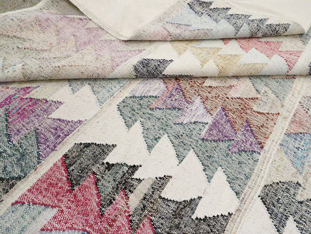 Contemporary Turkish Flatweave Kilim Room Size Carpet, No.30101 - Galerie Shabab