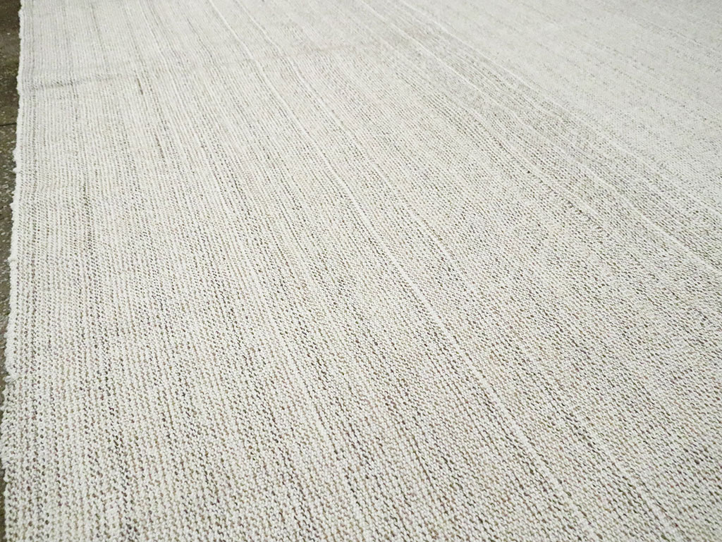Vintage Turkish Flatweave Kilim Room Size Carpet, No.30105 - Galerie Shabab