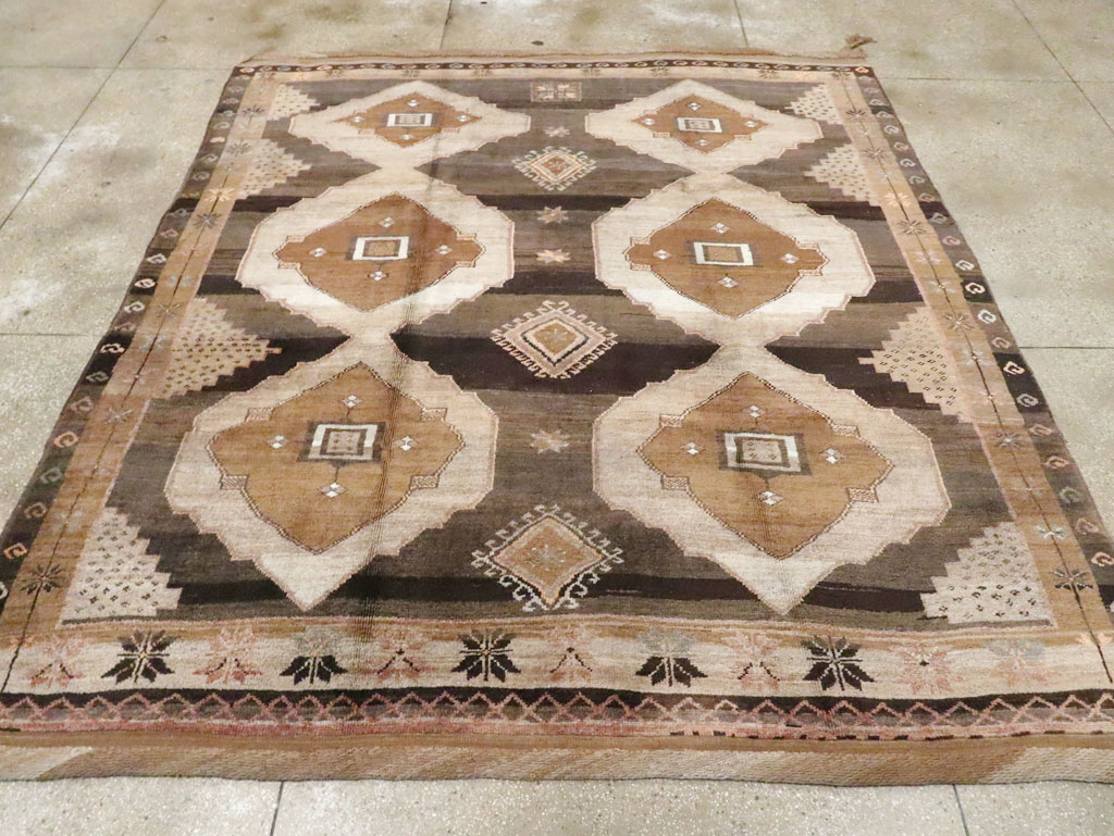 Vintage Turkish Anatolian Square Room Size Carpet, No.30109 - Galerie Shabab