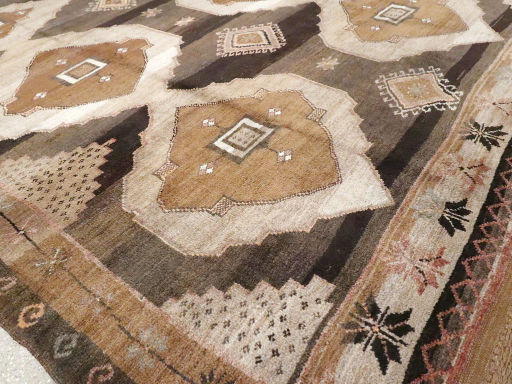 Vintage Turkish Anatolian Square Room Size Carpet, No.30109 - Galerie Shabab