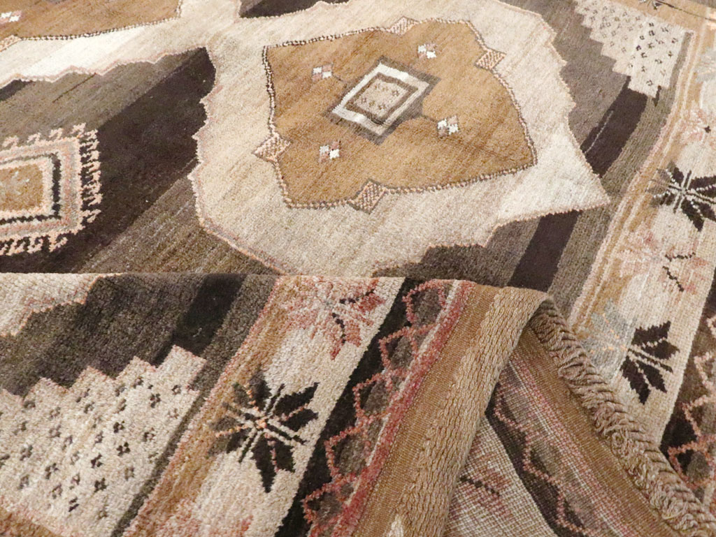 Vintage Turkish Anatolian Square Room Size Carpet, No.30109 - Galerie Shabab