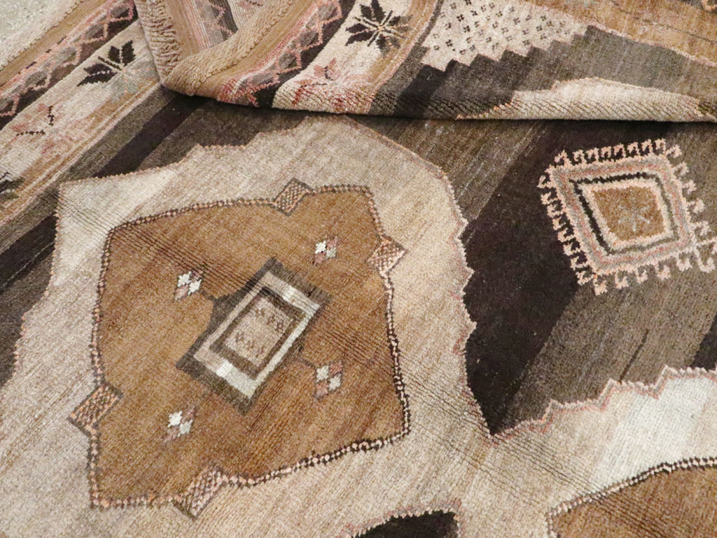 Vintage Turkish Anatolian Square Room Size Carpet, No.30109 - Galerie Shabab