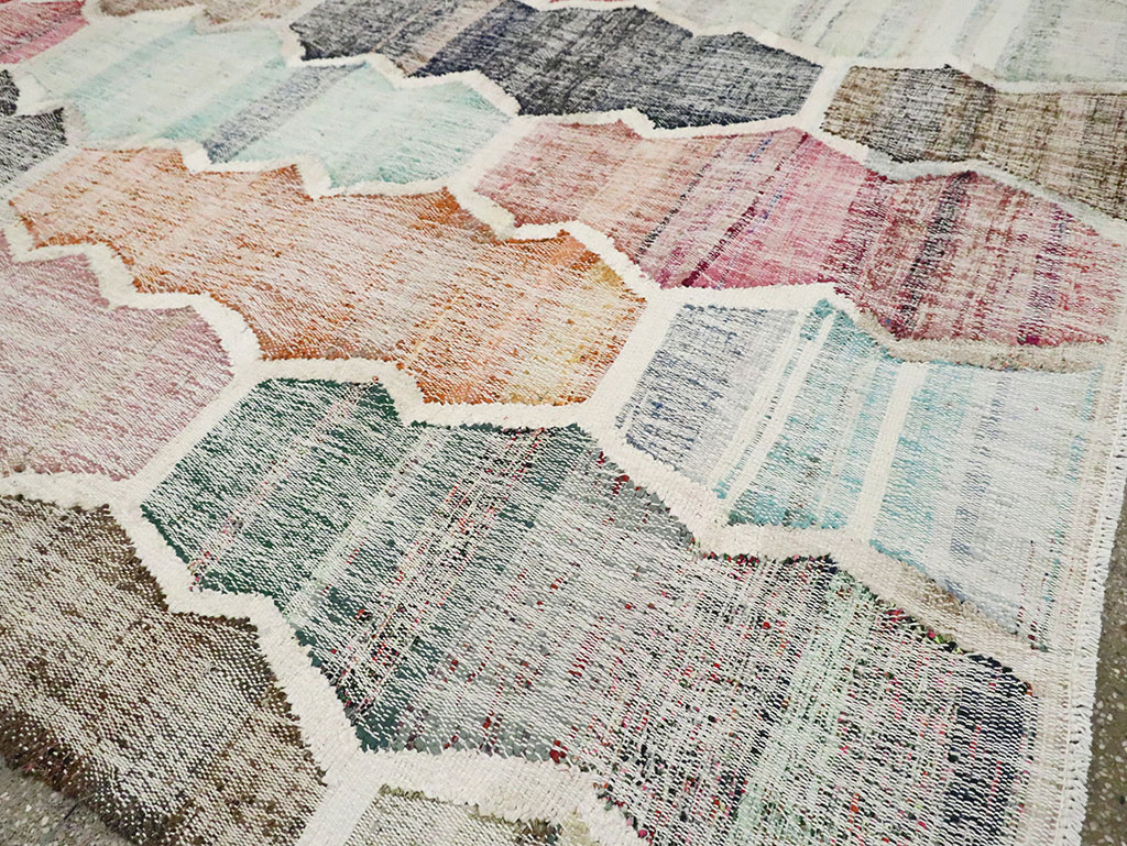 Contemporary Turkish Flatweave Kilim Room Size Carpet, No.30111 - Galerie Shabab