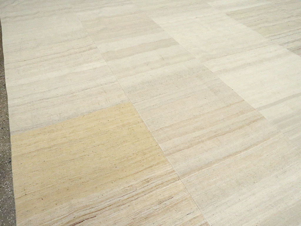 Vintage Turkish Flatweave Kilim Room Size Carpet, No.30123 - Galerie Shabab