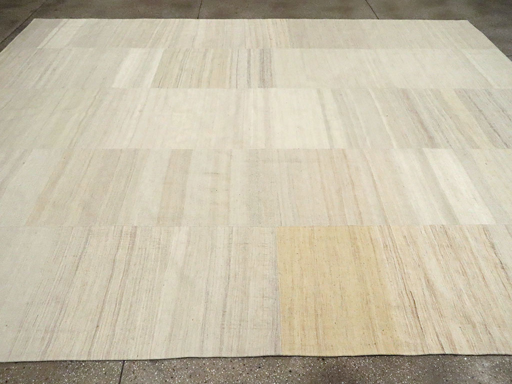 Vintage Turkish Flatweave Kilim Room Size Carpet, No.30123 - Galerie Shabab