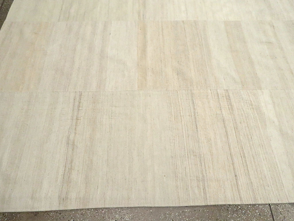 Vintage Turkish Flatweave Kilim Room Size Carpet, No.30123 - Galerie Shabab