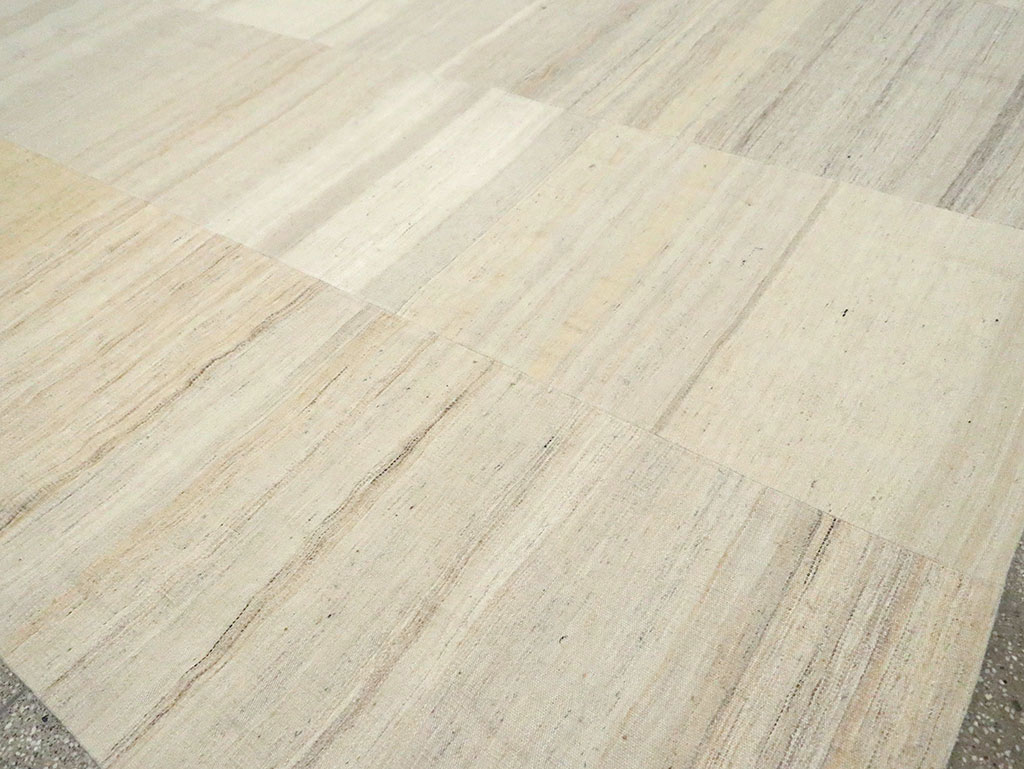 Vintage Turkish Flatweave Kilim Room Size Carpet, No.30123 - Galerie Shabab