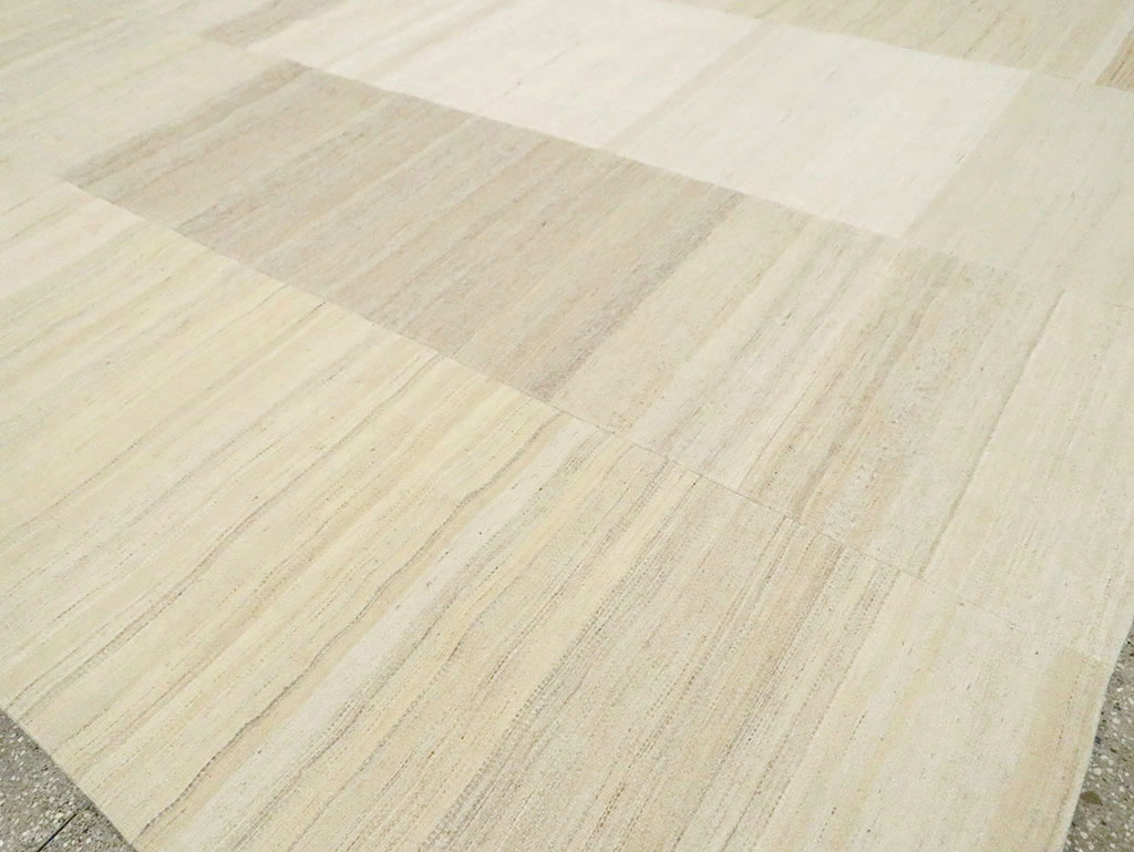 Vintage Turkish Flatweave Kilim Room Size Carpet, No.30124 - Galerie Shabab