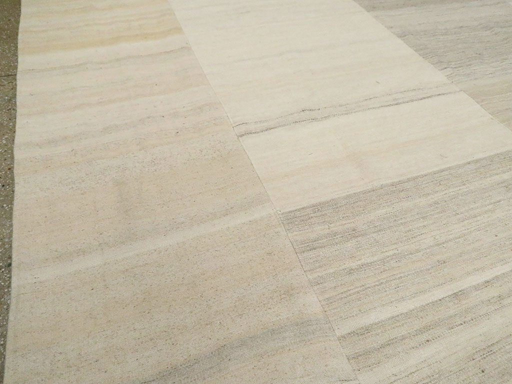 Vintage Turkish Flatweave Kilim Room Size Carpet, No.30125 - Galerie Shabab