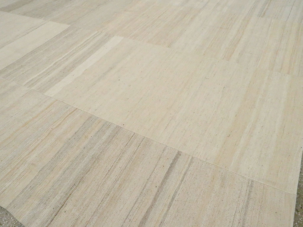 Vintage Turkish Flatweave Kilim Room Size Carpet, No.30125 - Galerie Shabab