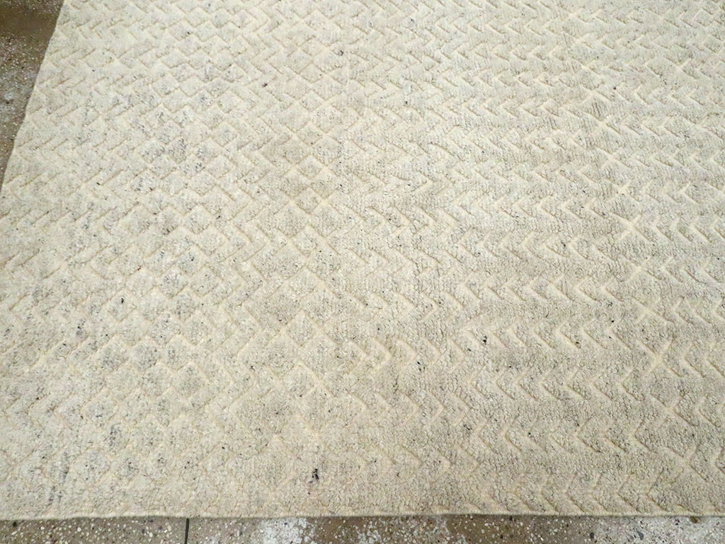 Contemporary Turkish Room Size Carpet, No.30126 - Galerie Shabab