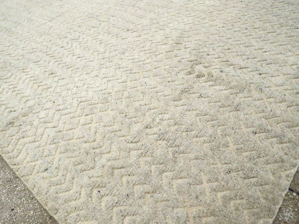 Contemporary Turkish Room Size Carpet, No.30126 - Galerie Shabab