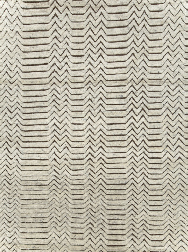 Contemporary Turkish Room Size Carpet, No.30127 - Galerie Shabab