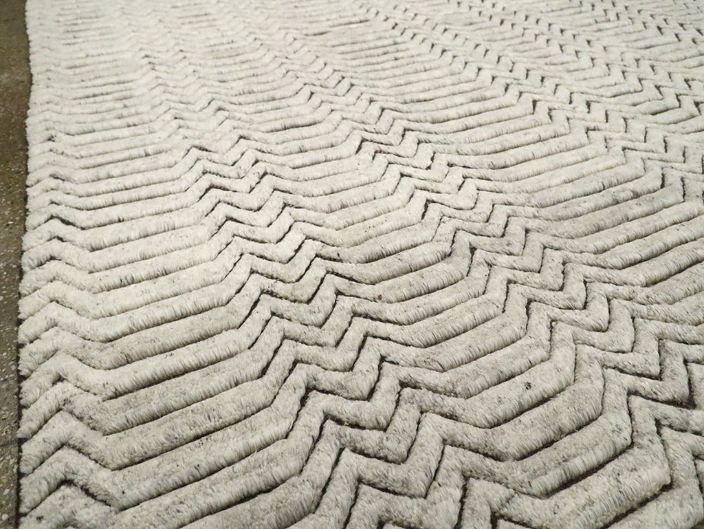 Contemporary Turkish Room Size Carpet, No.30127 - Galerie Shabab